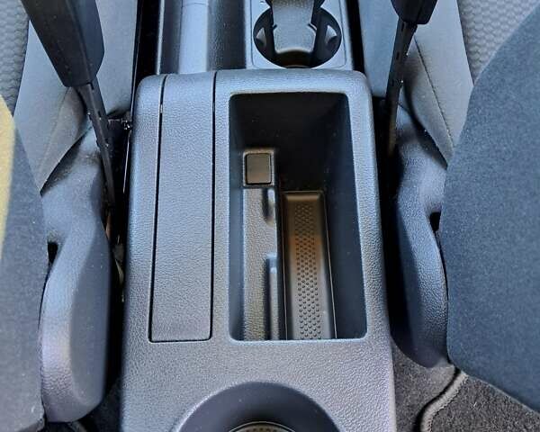 Серый Фольксваген Гольф Плюс, объемом двигателя 1.39 л и пробегом 186 тыс. км за 7100 $, фото 25 на Automoto.ua