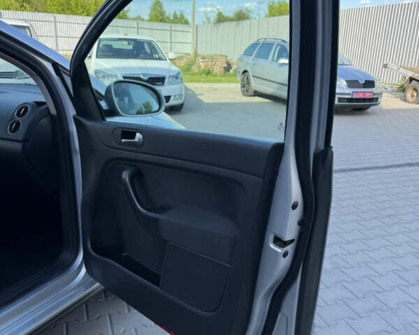 Сірий Фольксваген Golf Plus, об'ємом двигуна 1.6 л та пробігом 250 тис. км за 6999 $, фото 18 на Automoto.ua