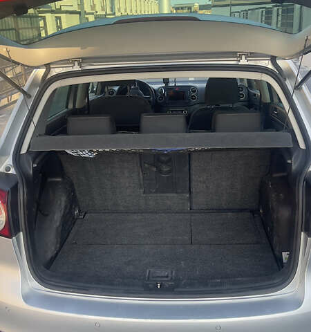 Серый Фольксваген Гольф Плюс, объемом двигателя 1.6 л и пробегом 280 тыс. км за 7400 $, фото 20 на Automoto.ua