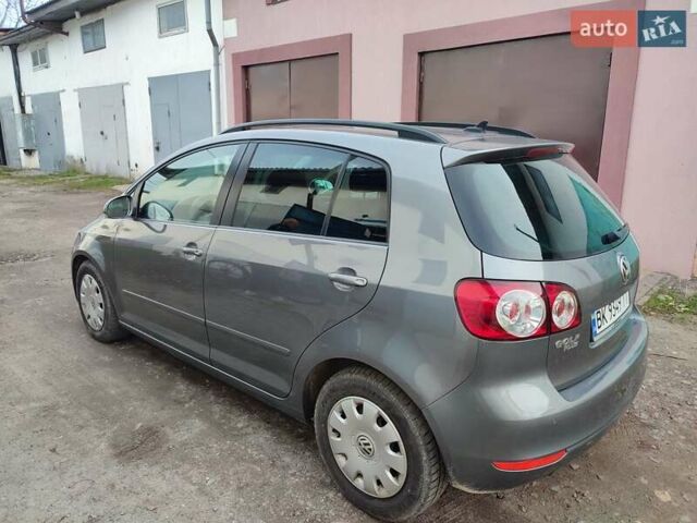 Серый Фольксваген Гольф Плюс, объемом двигателя 1.6 л и пробегом 257 тыс. км за 7700 $, фото 4 на Automoto.ua