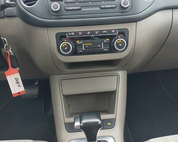 Сірий Фольксваген Golf Plus, об'ємом двигуна 1.4 л та пробігом 109 тис. км за 10300 $, фото 26 на Automoto.ua