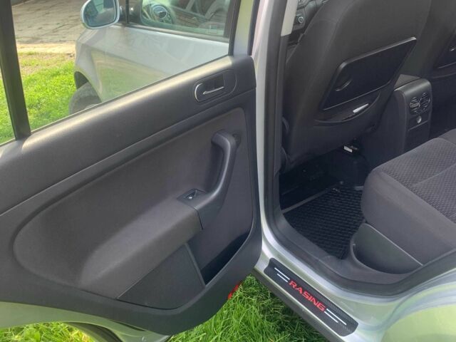 Серый Фольксваген Гольф Плюс, объемом двигателя 1.4 л и пробегом 175 тыс. км за 8300 $, фото 7 на Automoto.ua