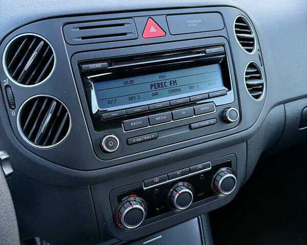 Сірий Фольксваген Golf Plus, об'ємом двигуна 1.4 л та пробігом 148 тис. км за 8199 $, фото 12 на Automoto.ua