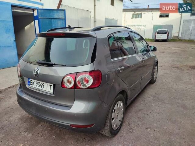 Серый Фольксваген Гольф Плюс, объемом двигателя 1.6 л и пробегом 257 тыс. км за 7700 $, фото 6 на Automoto.ua