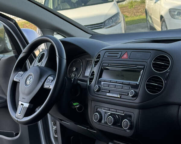 Сірий Фольксваген Golf Plus, об'ємом двигуна 1.6 л та пробігом 250 тис. км за 6999 $, фото 20 на Automoto.ua