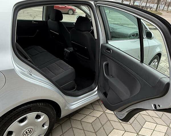 Серый Фольксваген Гольф Плюс, объемом двигателя 1.4 л и пробегом 153 тыс. км за 8650 $, фото 54 на Automoto.ua