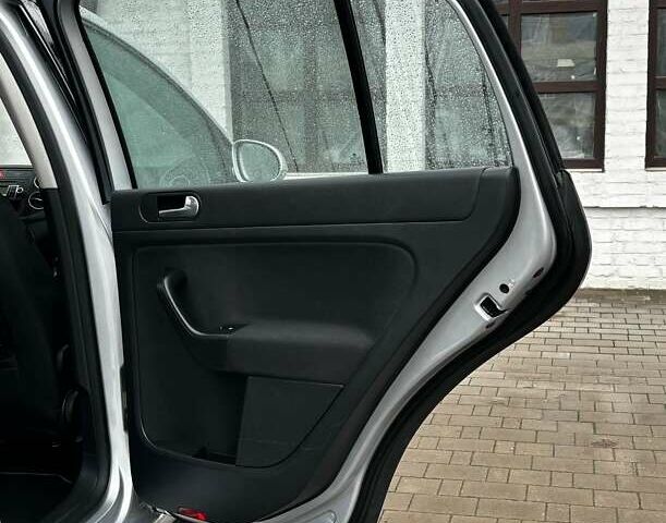 Серый Фольксваген Гольф Плюс, объемом двигателя 1.6 л и пробегом 189 тыс. км за 9499 $, фото 84 на Automoto.ua