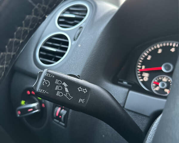 Серый Фольксваген Гольф Плюс, объемом двигателя 1.4 л и пробегом 184 тыс. км за 7200 $, фото 106 на Automoto.ua