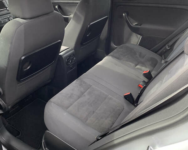 Серый Фольксваген Гольф Плюс, объемом двигателя 1.4 л и пробегом 156 тыс. км за 8200 $, фото 13 на Automoto.ua