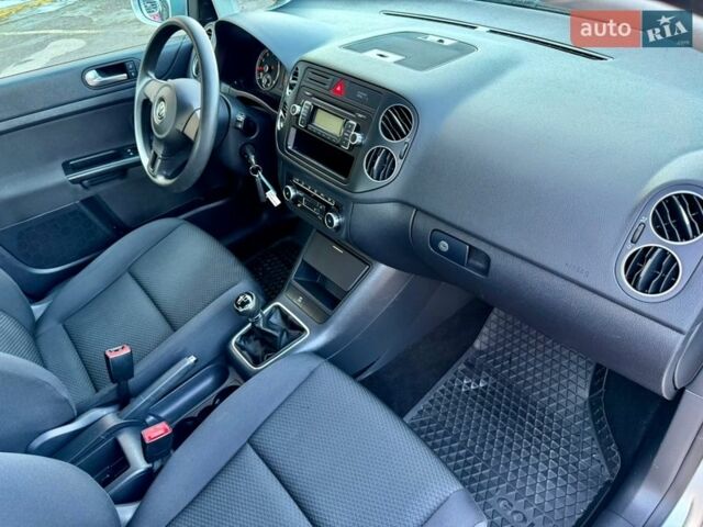 Серый Фольксваген Гольф Плюс, объемом двигателя 1.4 л и пробегом 188 тыс. км за 5999 $, фото 28 на Automoto.ua