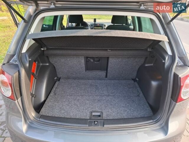 Серый Фольксваген Гольф Плюс, объемом двигателя 1.2 л и пробегом 242 тыс. км за 8000 $, фото 16 на Automoto.ua