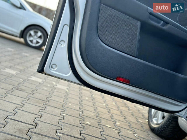 Серый Фольксваген Гольф Плюс, объемом двигателя 1.4 л и пробегом 184 тыс. км за 7200 $, фото 52 на Automoto.ua