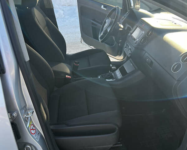 Серый Фольксваген Гольф Плюс, объемом двигателя 1.6 л и пробегом 272 тыс. км за 7300 $, фото 13 на Automoto.ua