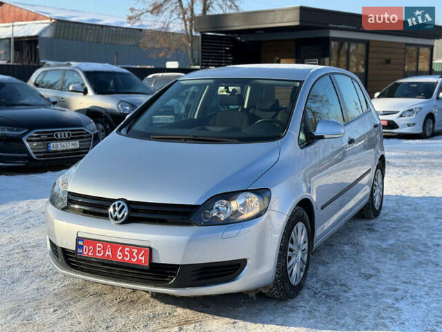 Серый Фольксваген Гольф Плюс, объемом двигателя 1.4 л и пробегом 148 тыс. км за 7999 $, фото 1 на Automoto.ua