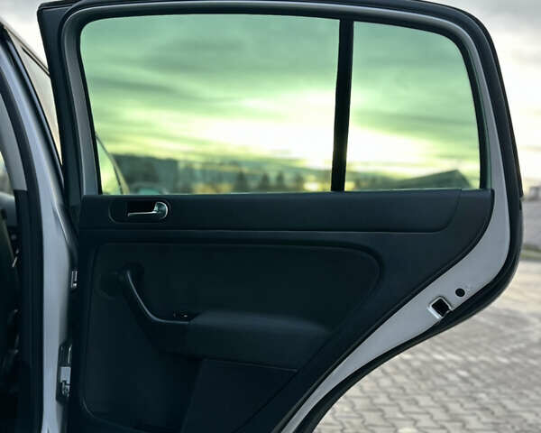 Серый Фольксваген Гольф Плюс, объемом двигателя 1.4 л и пробегом 184 тыс. км за 7200 $, фото 67 на Automoto.ua