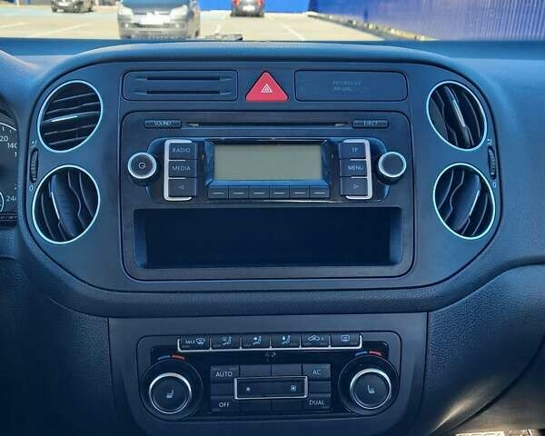 Серый Фольксваген Гольф Плюс, объемом двигателя 1.39 л и пробегом 186 тыс. км за 7100 $, фото 26 на Automoto.ua