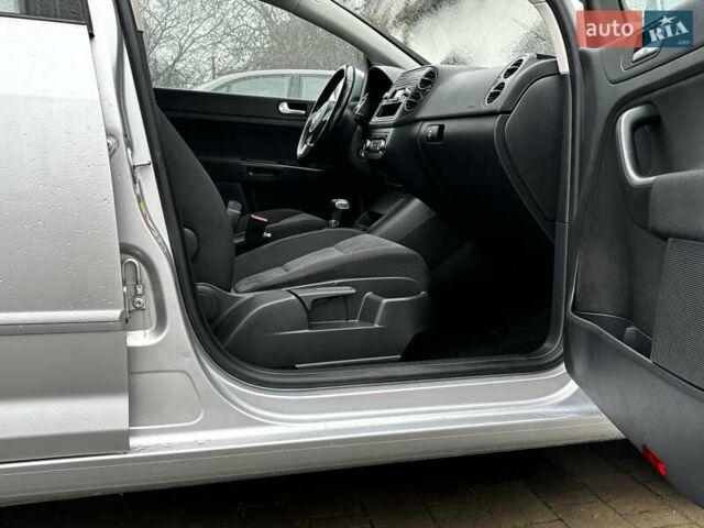 Серый Фольксваген Гольф Плюс, объемом двигателя 1.6 л и пробегом 189 тыс. км за 9499 $, фото 68 на Automoto.ua