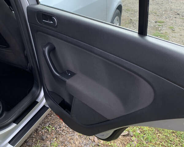 Серый Фольксваген Гольф Плюс, объемом двигателя 1.4 л и пробегом 156 тыс. км за 8200 $, фото 17 на Automoto.ua