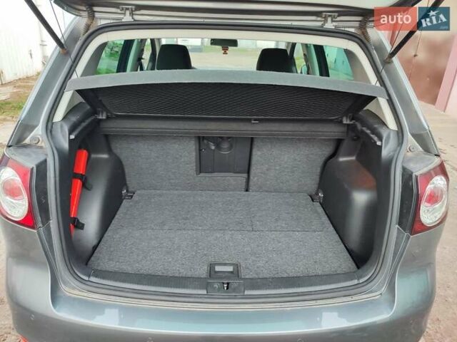Серый Фольксваген Гольф Плюс, объемом двигателя 1.6 л и пробегом 257 тыс. км за 7700 $, фото 11 на Automoto.ua