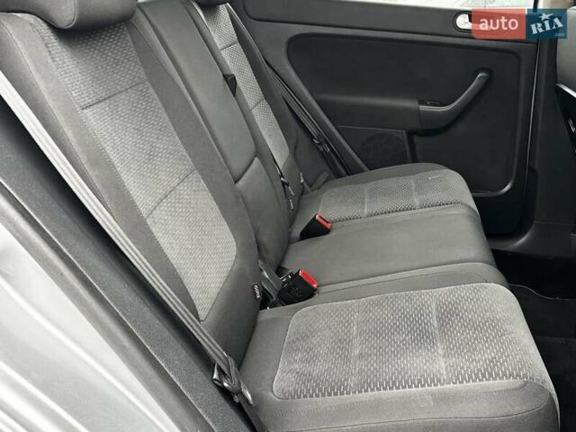 Серый Фольксваген Гольф Плюс, объемом двигателя 1.6 л и пробегом 189 тыс. км за 9499 $, фото 89 на Automoto.ua