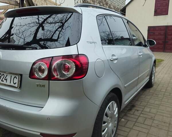 Серый Фольксваген Гольф Плюс, объемом двигателя 1.6 л и пробегом 240 тыс. км за 6200 $, фото 4 на Automoto.ua