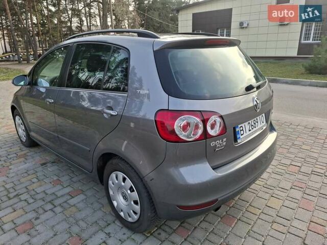 Серый Фольксваген Гольф Плюс, объемом двигателя 1.2 л и пробегом 241 тыс. км за 8300 $, фото 5 на Automoto.ua