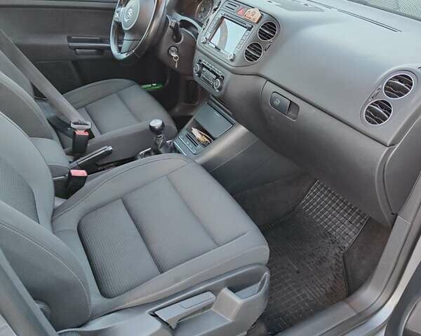 Серый Фольксваген Гольф Плюс, объемом двигателя 1.2 л и пробегом 201 тыс. км за 8299 $, фото 23 на Automoto.ua