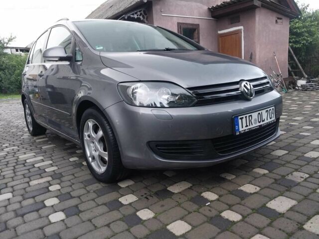 Серый Фольксваген Гольф Плюс, объемом двигателя 1.6 л и пробегом 224 тыс. км за 8500 $, фото 2 на Automoto.ua