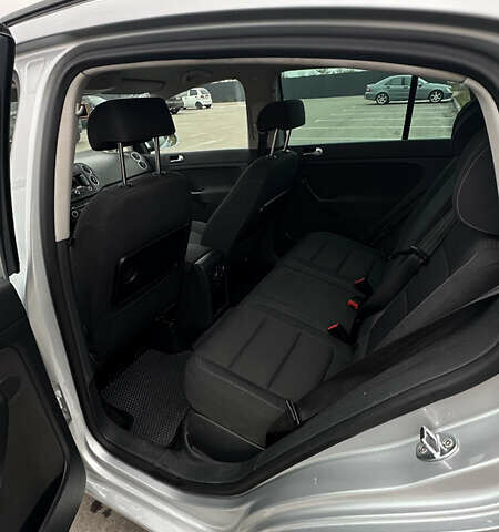 Серый Фольксваген Гольф Плюс, объемом двигателя 1.6 л и пробегом 341 тыс. км за 7200 $, фото 7 на Automoto.ua