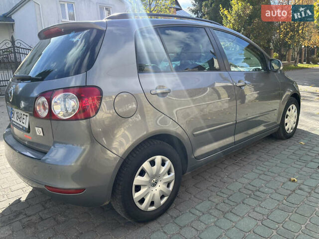 Фольксваген Гольф Плюс 2011 в Луцке на Automoto.ua Серый Фольксваген Гольф Плюс, объемом двигателя 1.6 л и пробегом 237 тыс. км за 7900 $, фото 4 на Automoto.ua