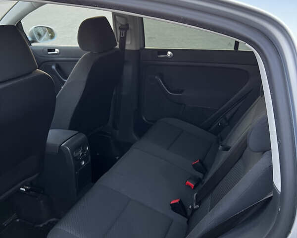 Серый Фольксваген Гольф Плюс, объемом двигателя 1.39 л и пробегом 170 тыс. км за 7500 $, фото 4 на Automoto.ua