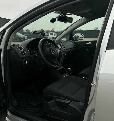 Серый Фольксваген Гольф Плюс, объемом двигателя 1.6 л и пробегом 341 тыс. км за 7200 $, фото 5 на Automoto.ua