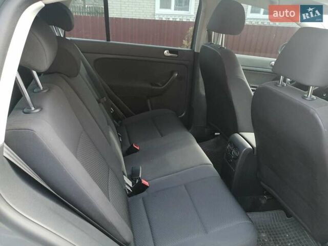 Серый Фольксваген Гольф Плюс, объемом двигателя 1.6 л и пробегом 245 тыс. км за 9000 $, фото 3 на Automoto.ua