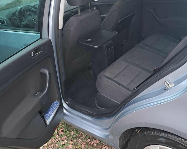 Серый Фольксваген Гольф Плюс, объемом двигателя 1.4 л и пробегом 200 тыс. км за 7300 $, фото 5 на Automoto.ua