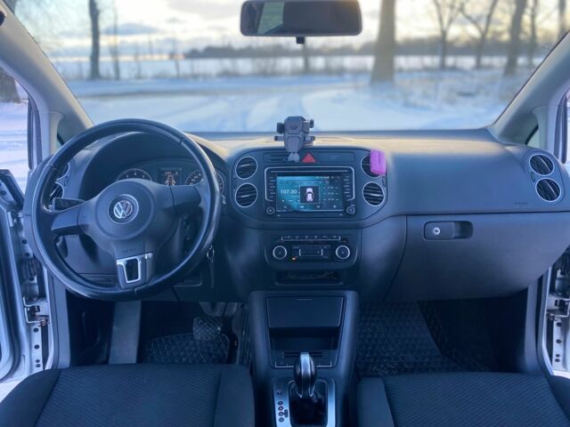 Серый Фольксваген Гольф Плюс, объемом двигателя 1.4 л и пробегом 175 тыс. км за 8200 $, фото 7 на Automoto.ua