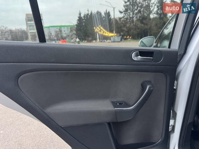 Сірий Фольксваген Golf Plus, об'ємом двигуна 1.6 л та пробігом 260 тис. км за 6850 $, фото 48 на Automoto.ua