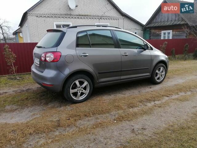 Серый Фольксваген Гольф Плюс, объемом двигателя 1.6 л и пробегом 245 тыс. км за 9000 $, фото 6 на Automoto.ua