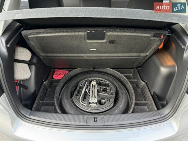 Серый Фольксваген Гольф Плюс, объемом двигателя 1.39 л и пробегом 227 тыс. км за 10500 $, фото 16 на Automoto.ua