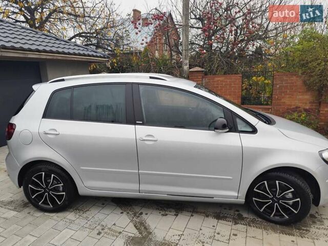 Серый Фольксваген Гольф Плюс, объемом двигателя 1.4 л и пробегом 193 тыс. км за 7200 $, фото 4 на Automoto.ua