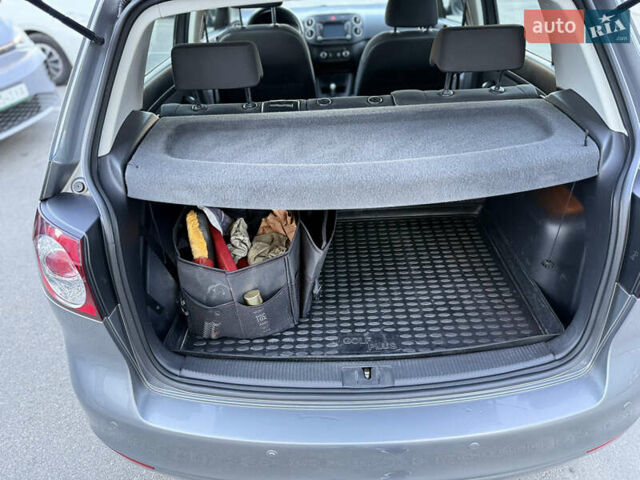 Серый Фольксваген Гольф Плюс, объемом двигателя 1.6 л и пробегом 360 тыс. км за 7800 $, фото 20 на Automoto.ua