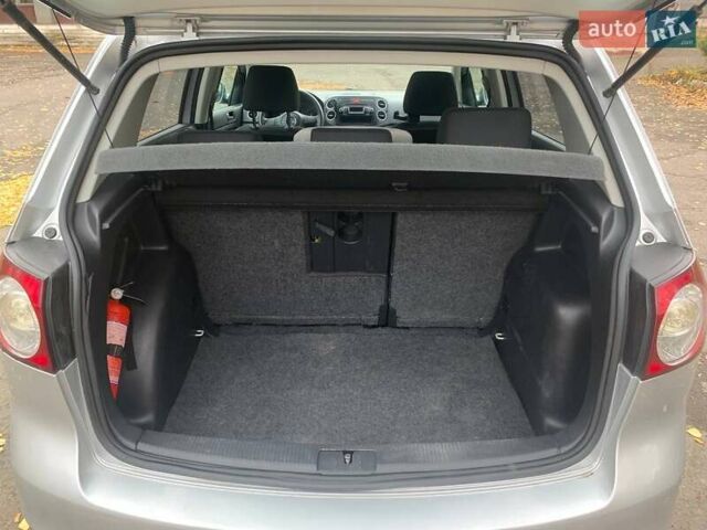 Серый Фольксваген Гольф Плюс, объемом двигателя 1.6 л и пробегом 305 тыс. км за 7600 $, фото 9 на Automoto.ua