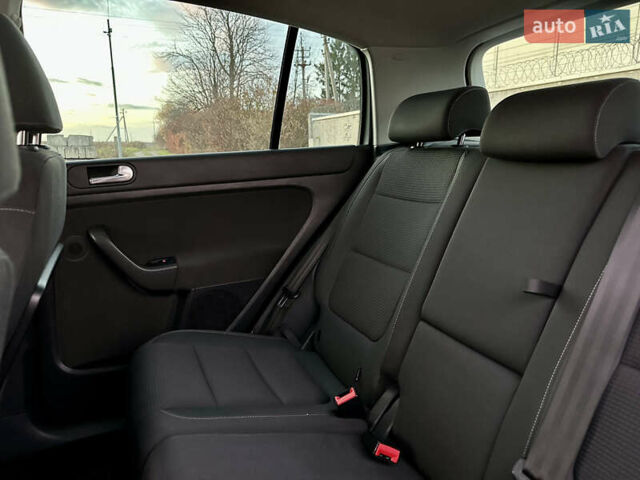 Серый Фольксваген Гольф Плюс, объемом двигателя 1.4 л и пробегом 228 тыс. км за 8599 $, фото 82 на Automoto.ua