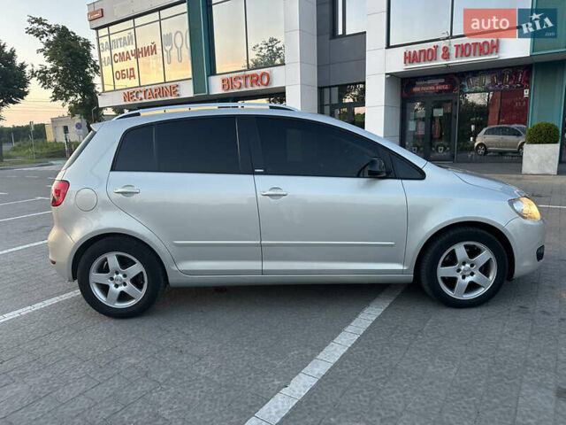 Серый Фольксваген Гольф Плюс, объемом двигателя 1.6 л и пробегом 235 тыс. км за 9500 $, фото 4 на Automoto.ua