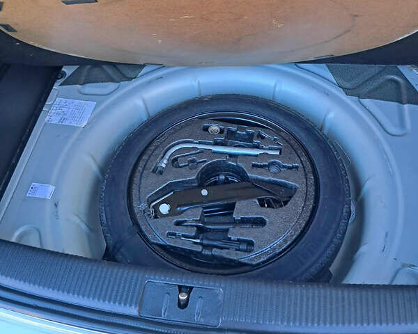 Серый Фольксваген Гольф Плюс, объемом двигателя 1.2 л и пробегом 200 тыс. км за 7000 $, фото 9 на Automoto.ua