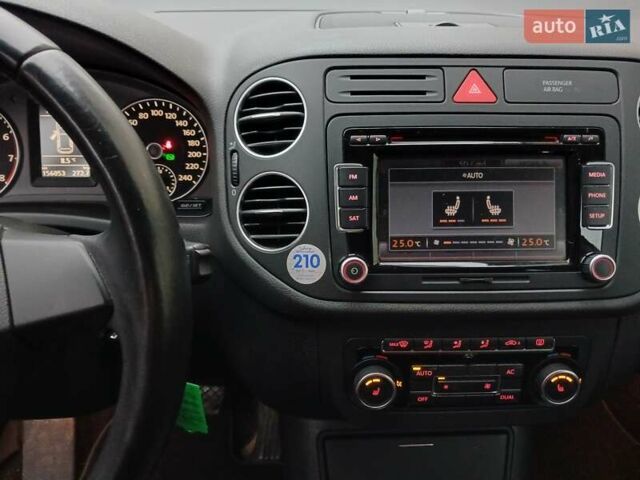 Серый Фольксваген Гольф Плюс, объемом двигателя 1.4 л и пробегом 156 тыс. км за 9500 $, фото 30 на Automoto.ua