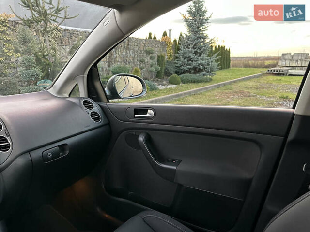 Серый Фольксваген Гольф Плюс, объемом двигателя 1.4 л и пробегом 228 тыс. км за 8599 $, фото 68 на Automoto.ua