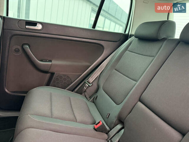 Серый Фольксваген Гольф Плюс, объемом двигателя 1.4 л и пробегом 171 тыс. км за 8800 $, фото 65 на Automoto.ua