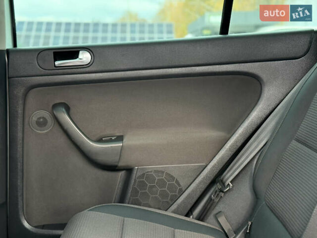 Сірий Фольксваген Golf Plus, об'ємом двигуна 1.4 л та пробігом 171 тис. км за 9200 $, фото 66 на Automoto.ua