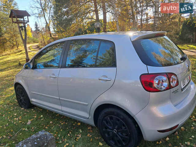 Серый Фольксваген Гольф Плюс, объемом двигателя 1.2 л и пробегом 200 тыс. км за 7000 $, фото 3 на Automoto.ua