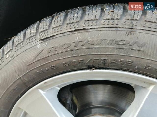 Серый Фольксваген Гольф Плюс, объемом двигателя 1.6 л и пробегом 245 тыс. км за 9000 $, фото 11 на Automoto.ua